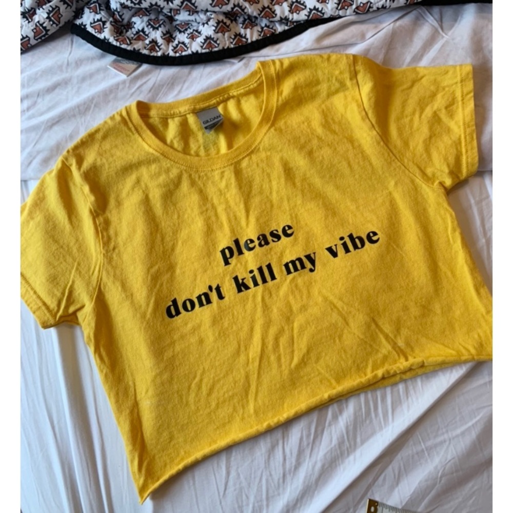 Graphic crop tee shirt